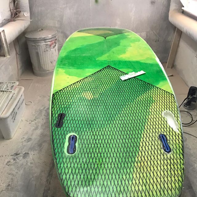 Another recycled board project in the works! This one is for #ecoboard ambassador and @h2standup team charger @mauinewearth 
It’s because of Eddie and his @livingearthsystems that we’re able to be the only Zero Waste Surfboard and #sup production factory currently on the 🌍 
Yeww!!!
Can’t wait to see how this one turns out.
#reducereuserecycle 
And with all this swell we’ve been getting there’s sure to be some broken boards!
Don’t less those things end up on the landfills! Bring them to us and we’ll recycle them or upcycle them into Handplanes.
Be part of the solution!